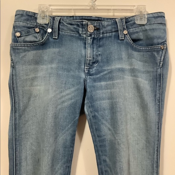 Women’s Rock and Republic Jeans. Waist 32 inches. Inseam 29 inches. - Picture 4 of 12